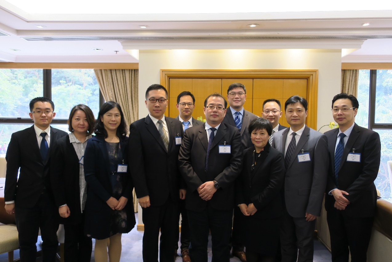 The Hon Madam Justice CHU, Justice of Appeal of the Court of Appeal of the High Court, meets with a delegation led by Mr CHEN Haiguang, Director of the Judges Management Division of the Supreme People’s Court (16 January)