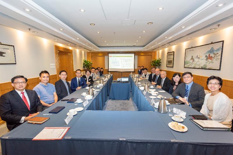 Members of the Legislative Council Panel on Administration of Justice and Legal Services visit the Judiciary (21 May)