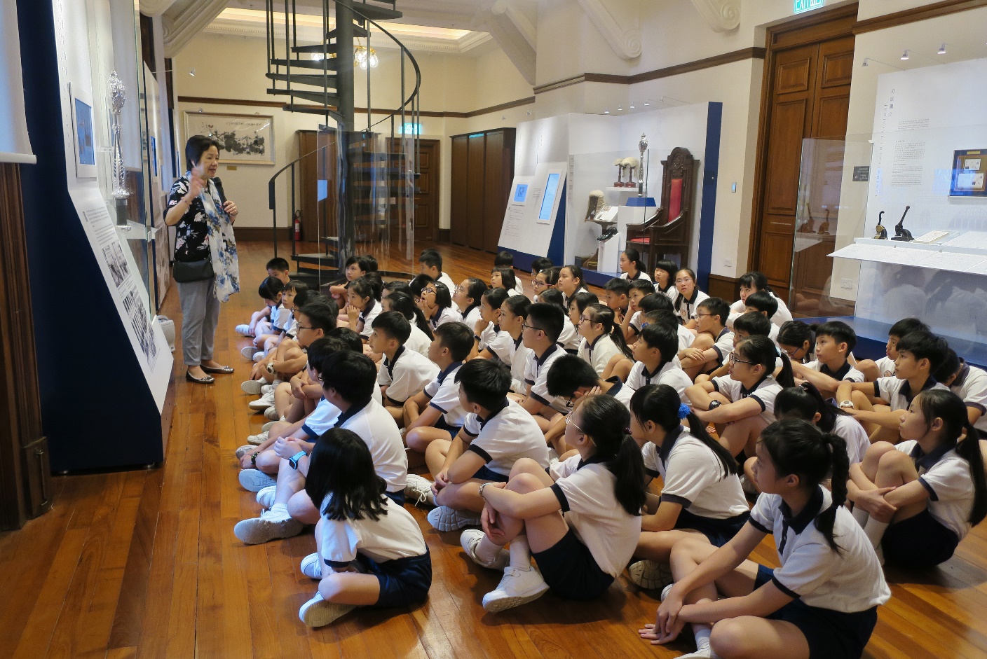 Primary school students joining the school guided visit to the Court of Final Appeal tour around the Exhibition Gallery