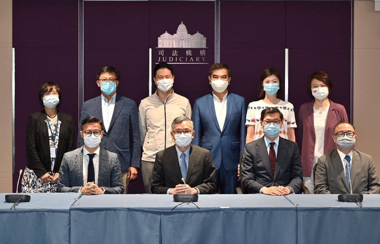 Members of the Legislative Council Panel on Administration of Justice and Legal Services visit the West Kowloon Law Courts Building (20 August)