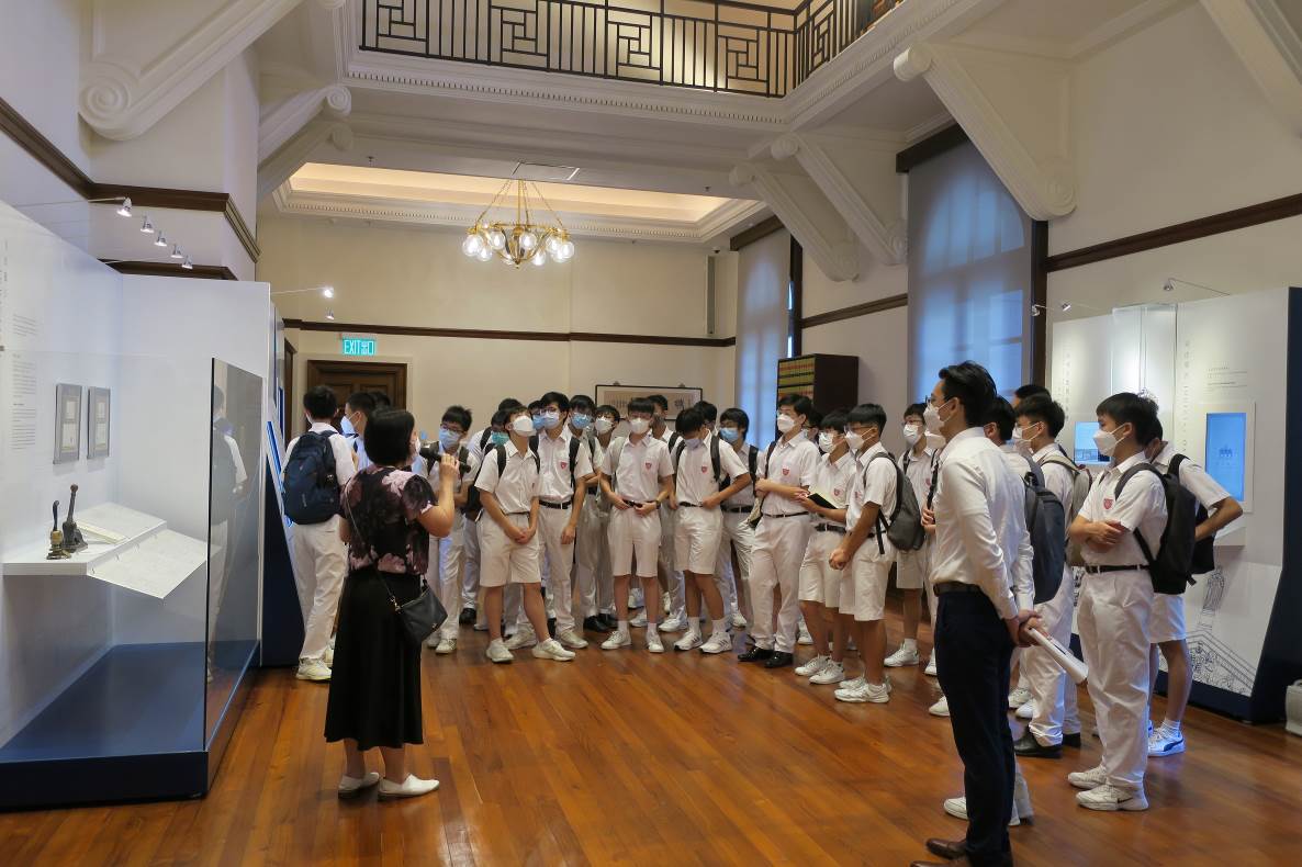 Secondary school students joining the school guided visit to the Court of Final Appeal tour around the Exhibition Gallery